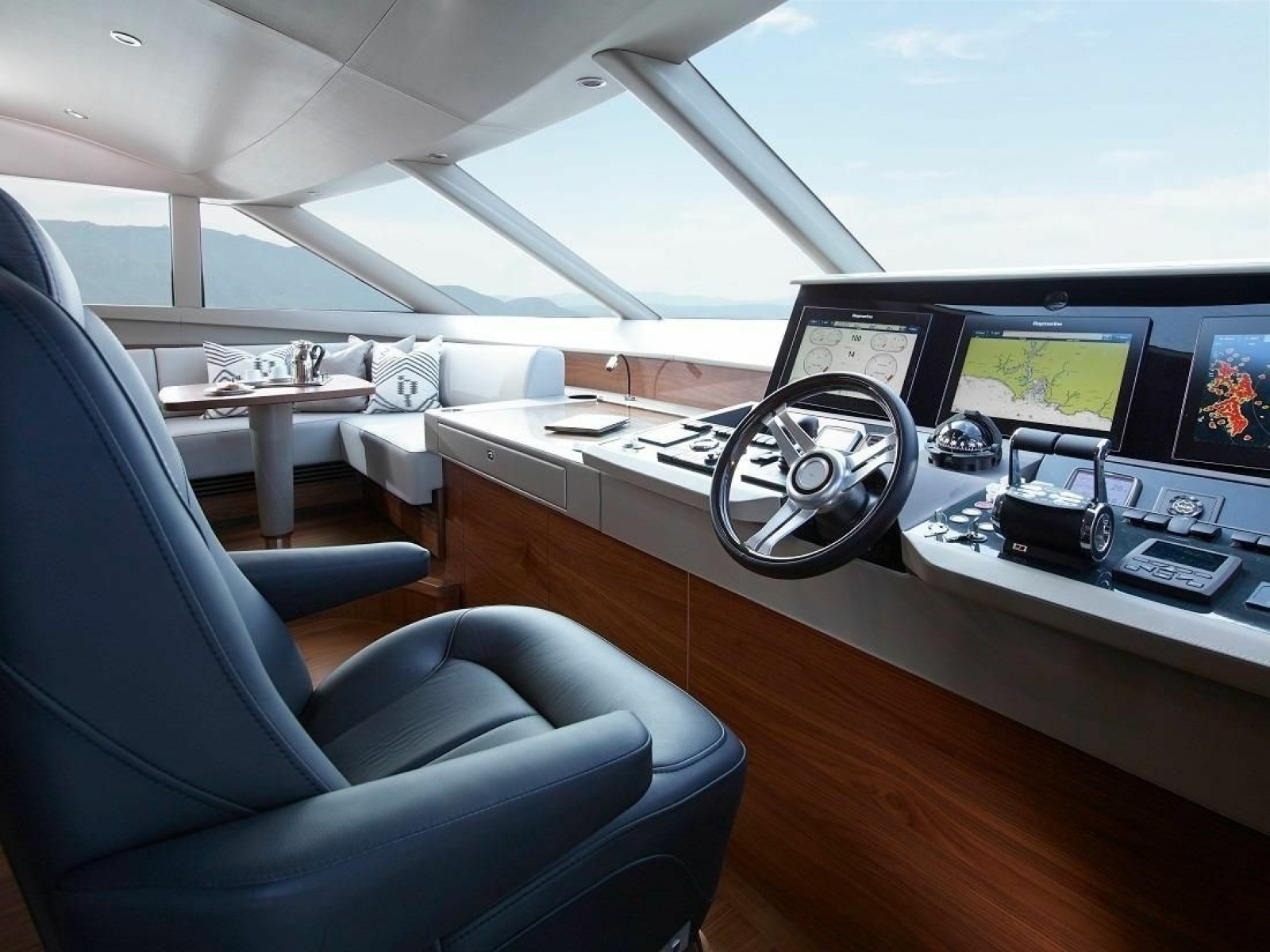 2015 Princess 88 Flybridge Motor Yacht