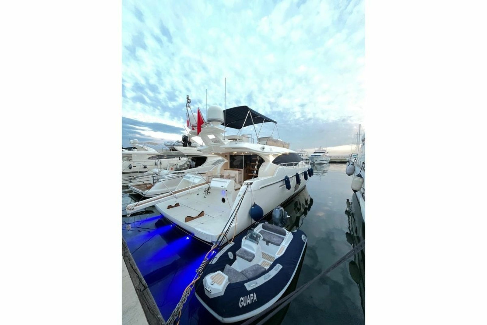 2010 Ferretti Yachts 560