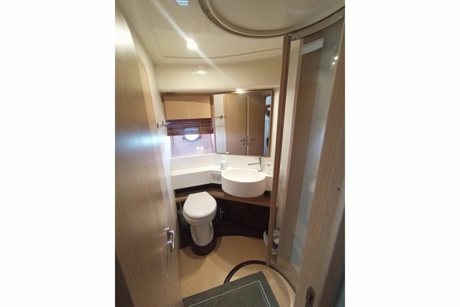 2010 Ferretti Yachts 560