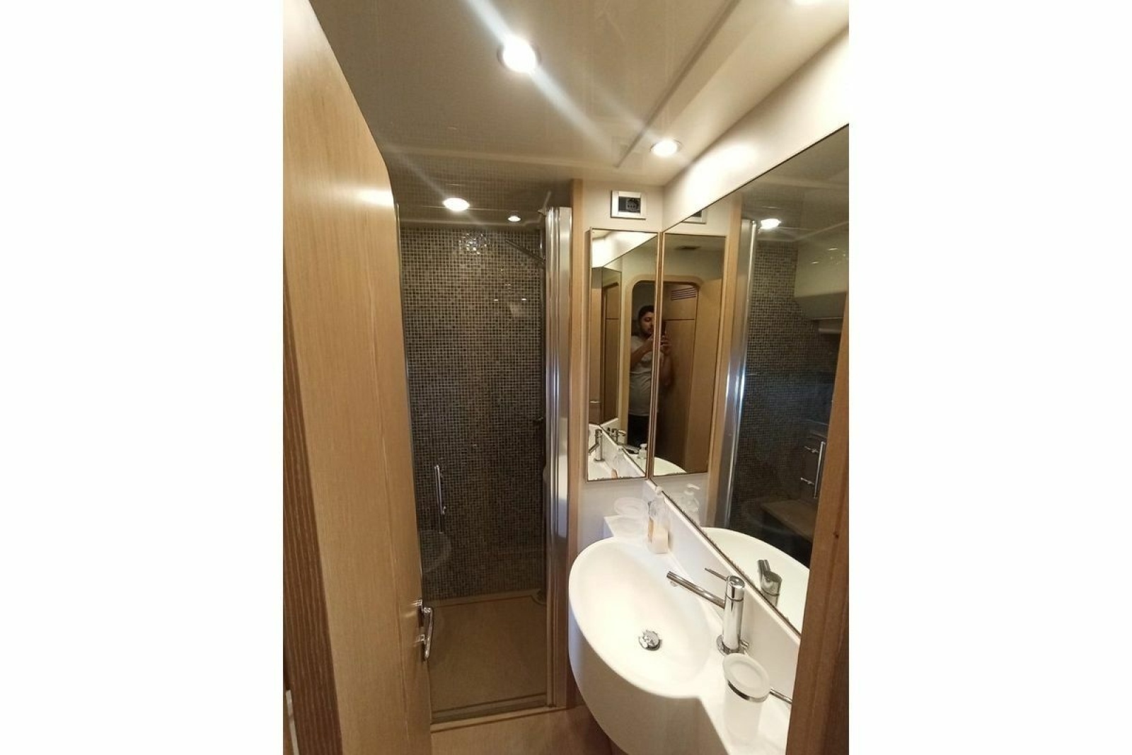 2010 Ferretti Yachts 560