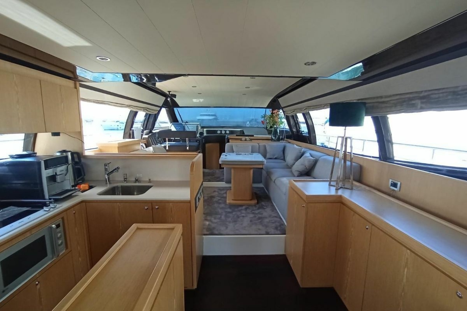 2010 Ferretti Yachts 560