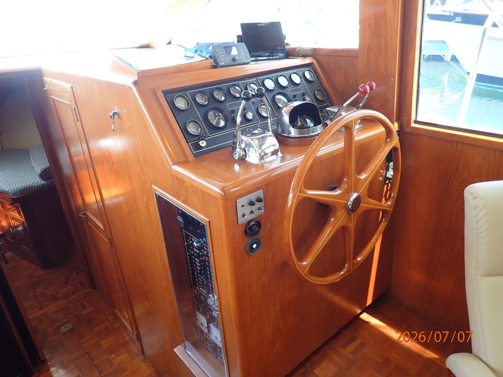 42' Ocean Alexander lower helm