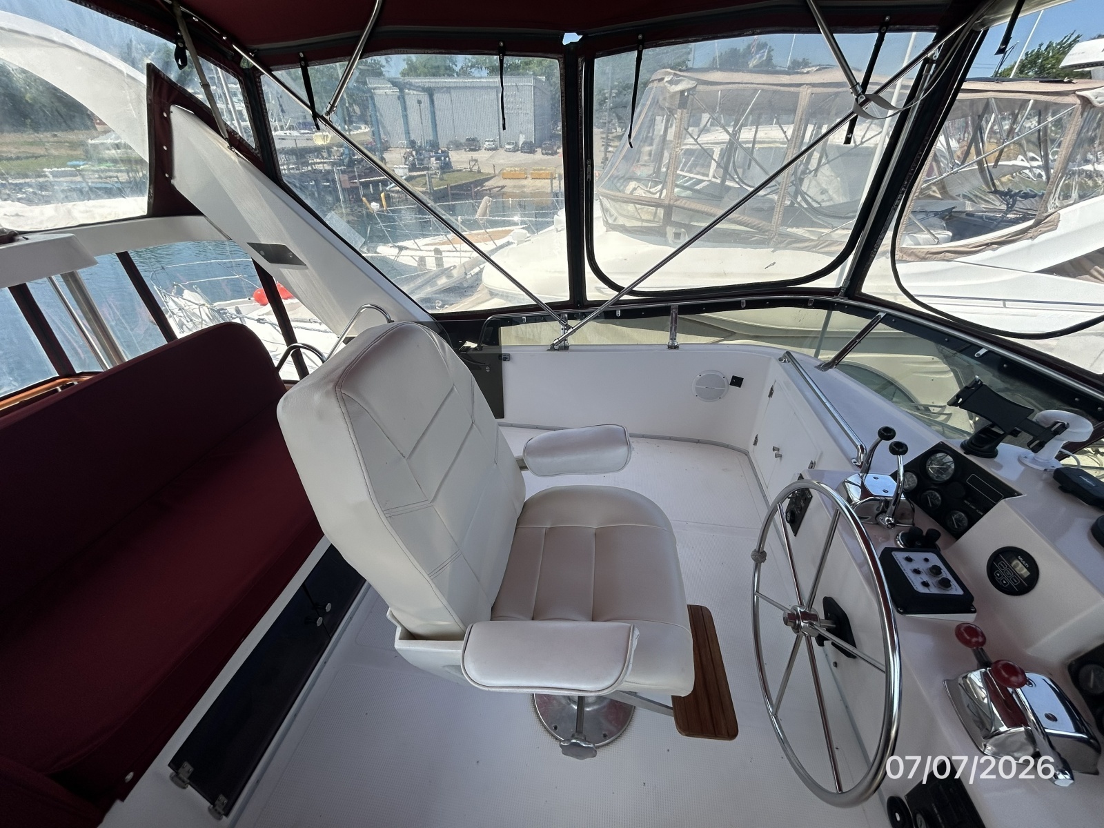 42' Ocean Alexander flybridge port