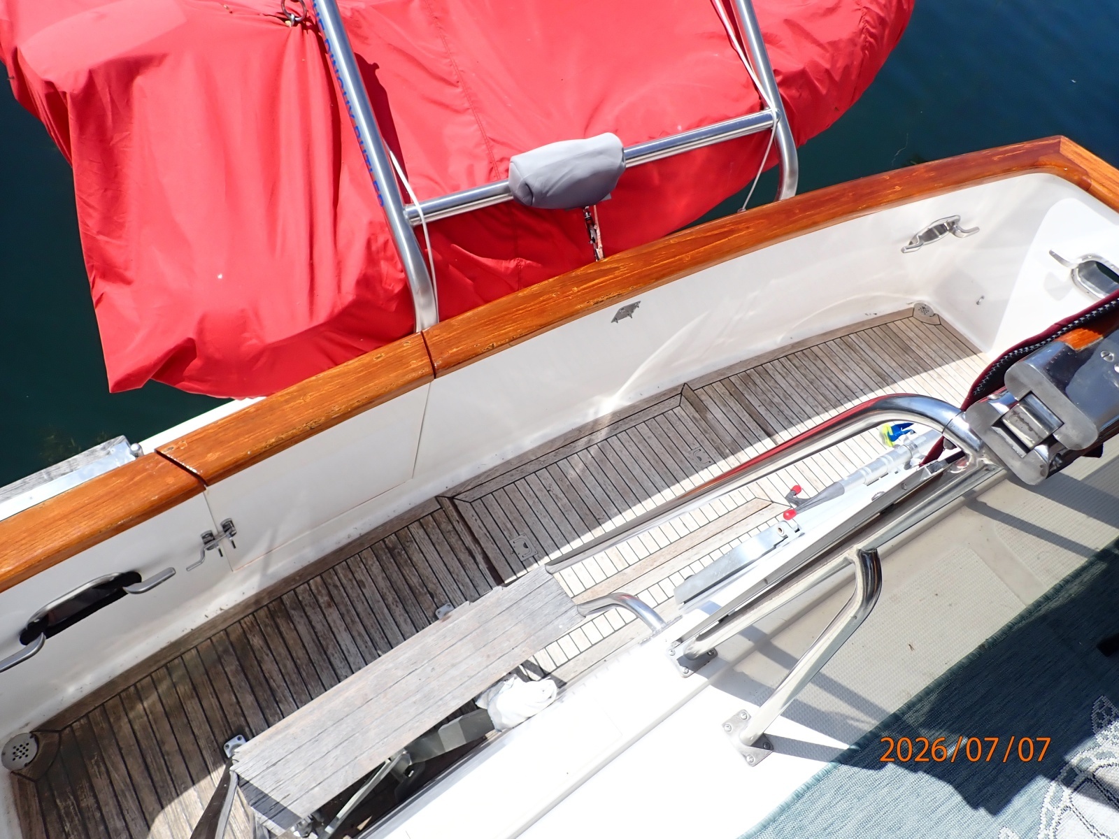 42' Ocean Alexander cockpit