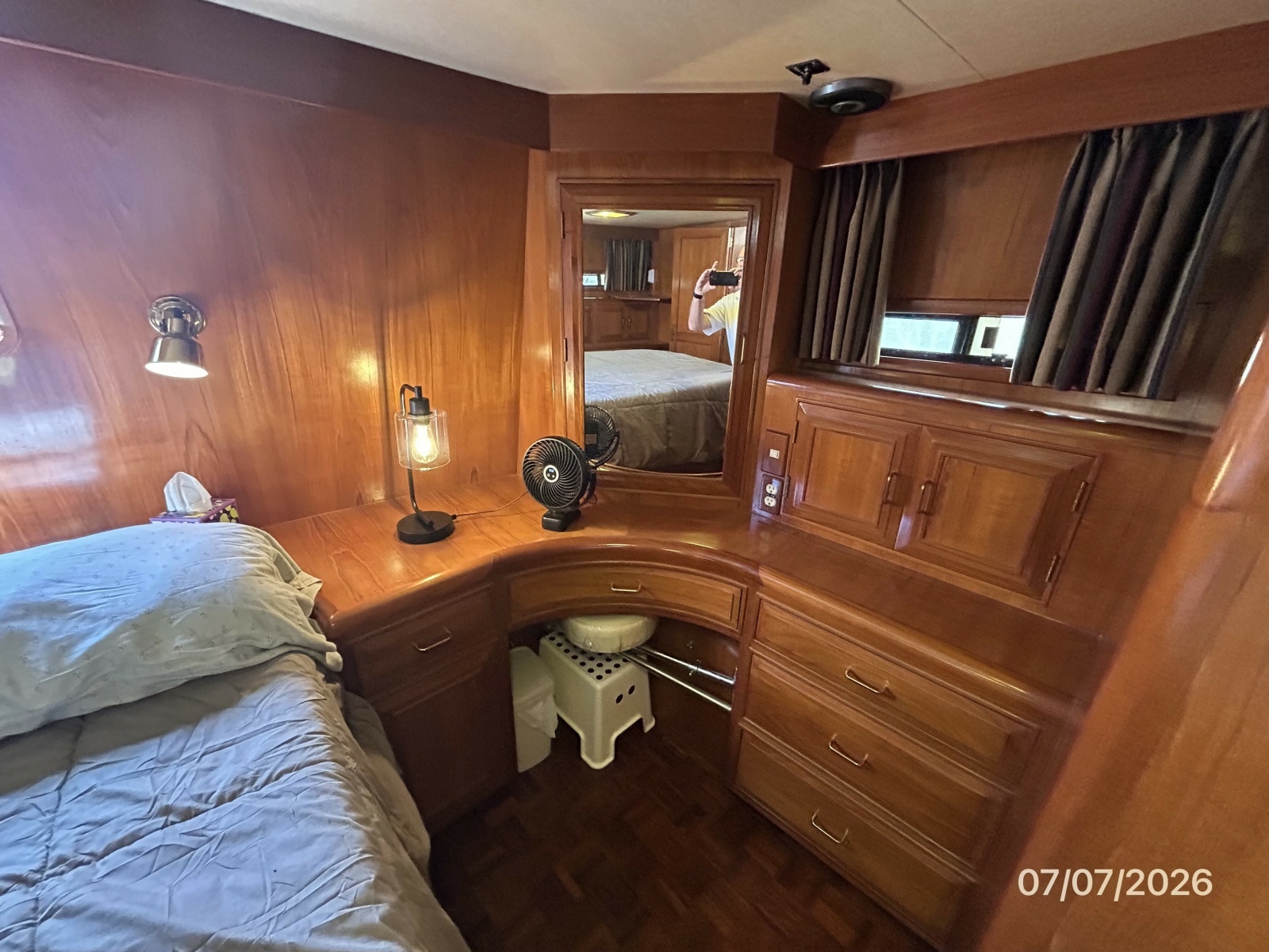 42' Ocean Alexander master stateroom desk-vanity