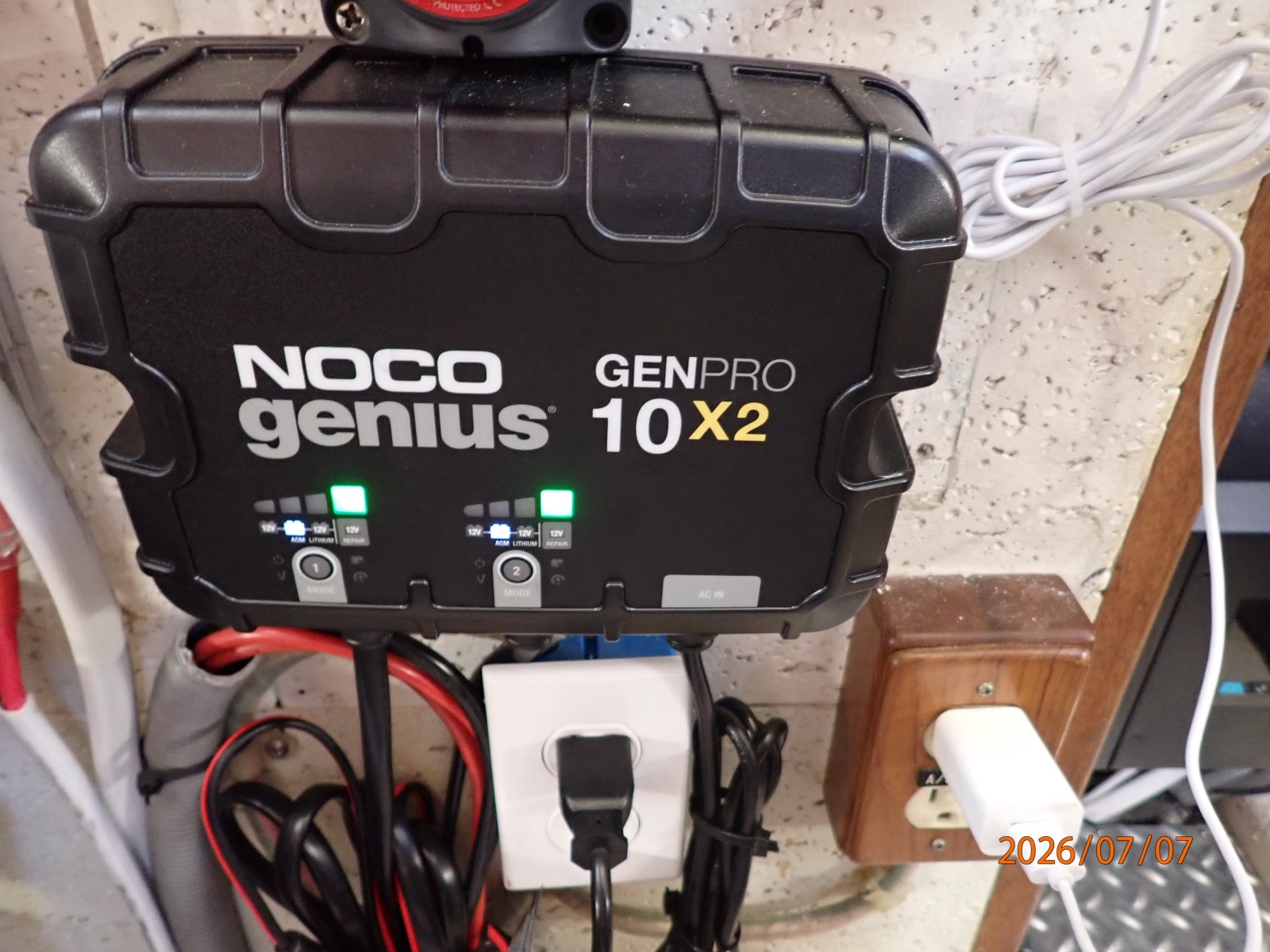42' Ocean Alexander battery charger1