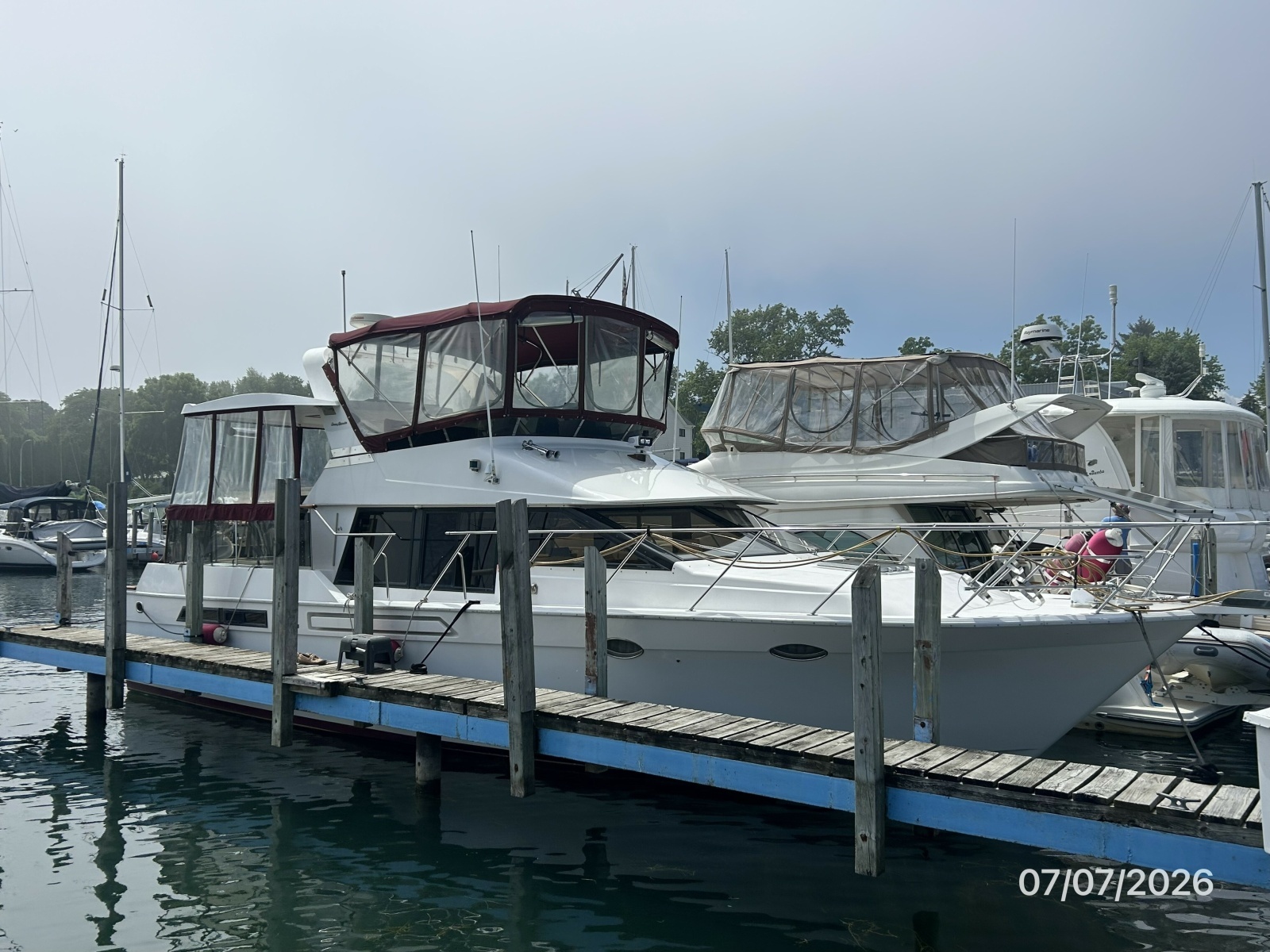 42' Ocean Alexander starboard forward profile2