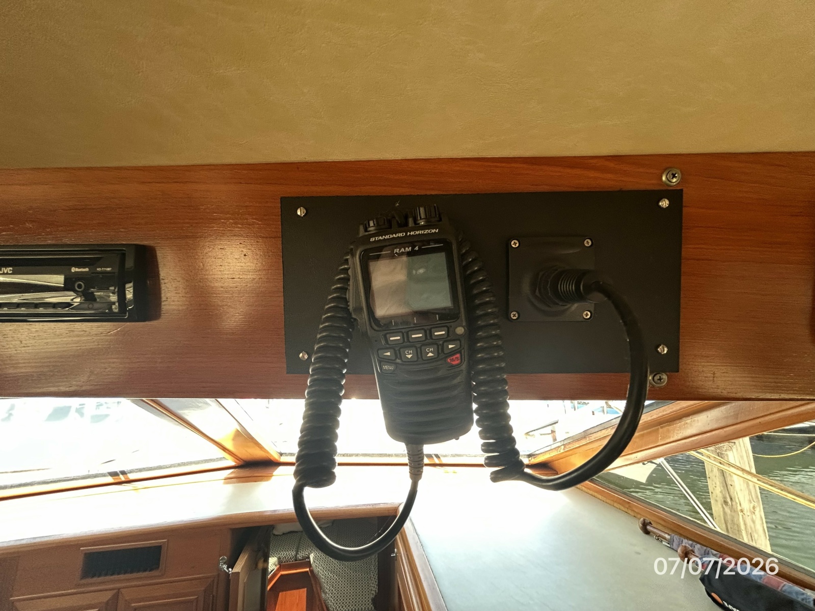 42' Ocean Alexander lower helm electronics1