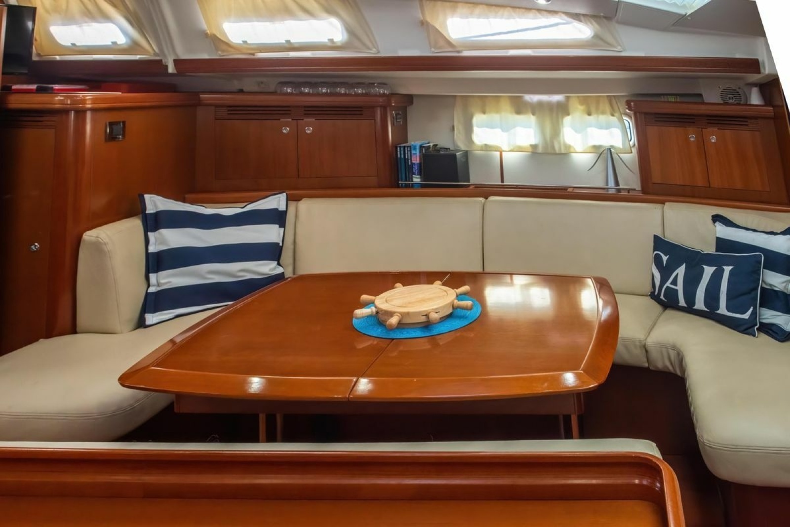 2007 Beneteau Oceanis 523