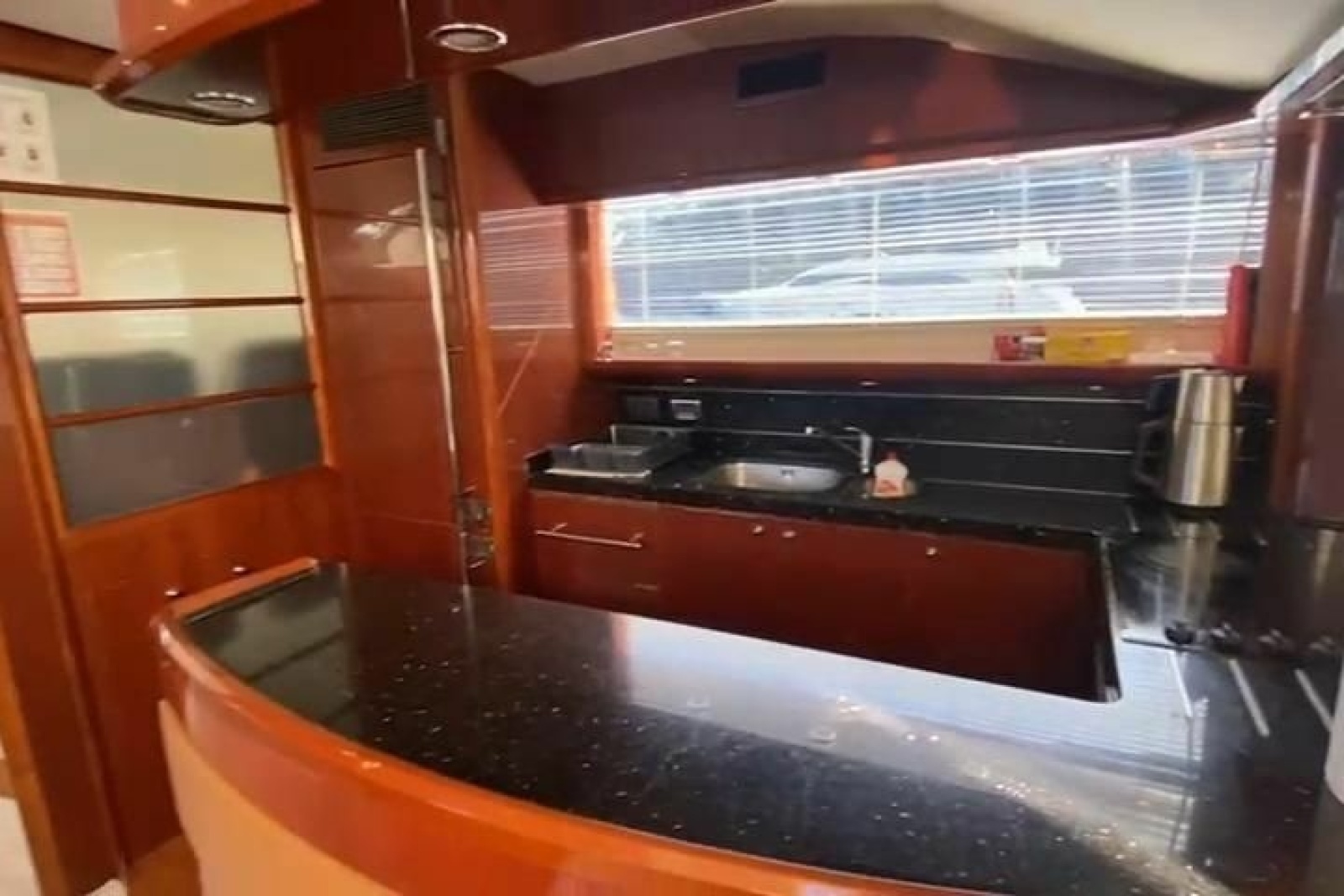 2007 Princess 21M