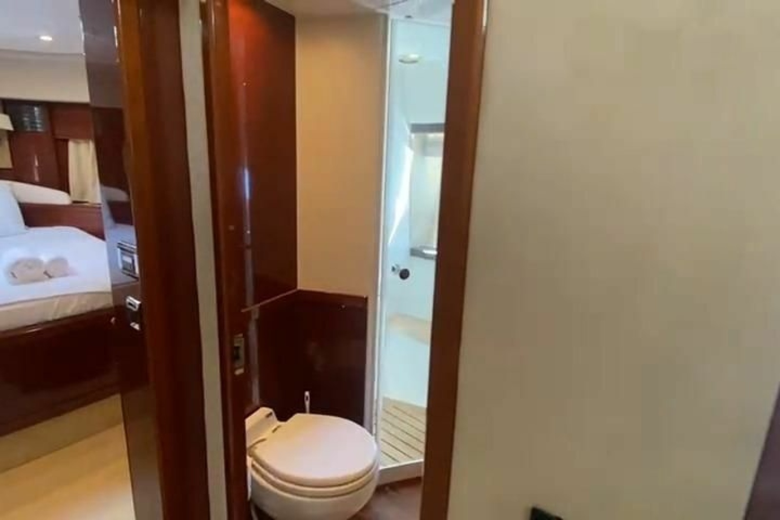 2007 Princess 21M