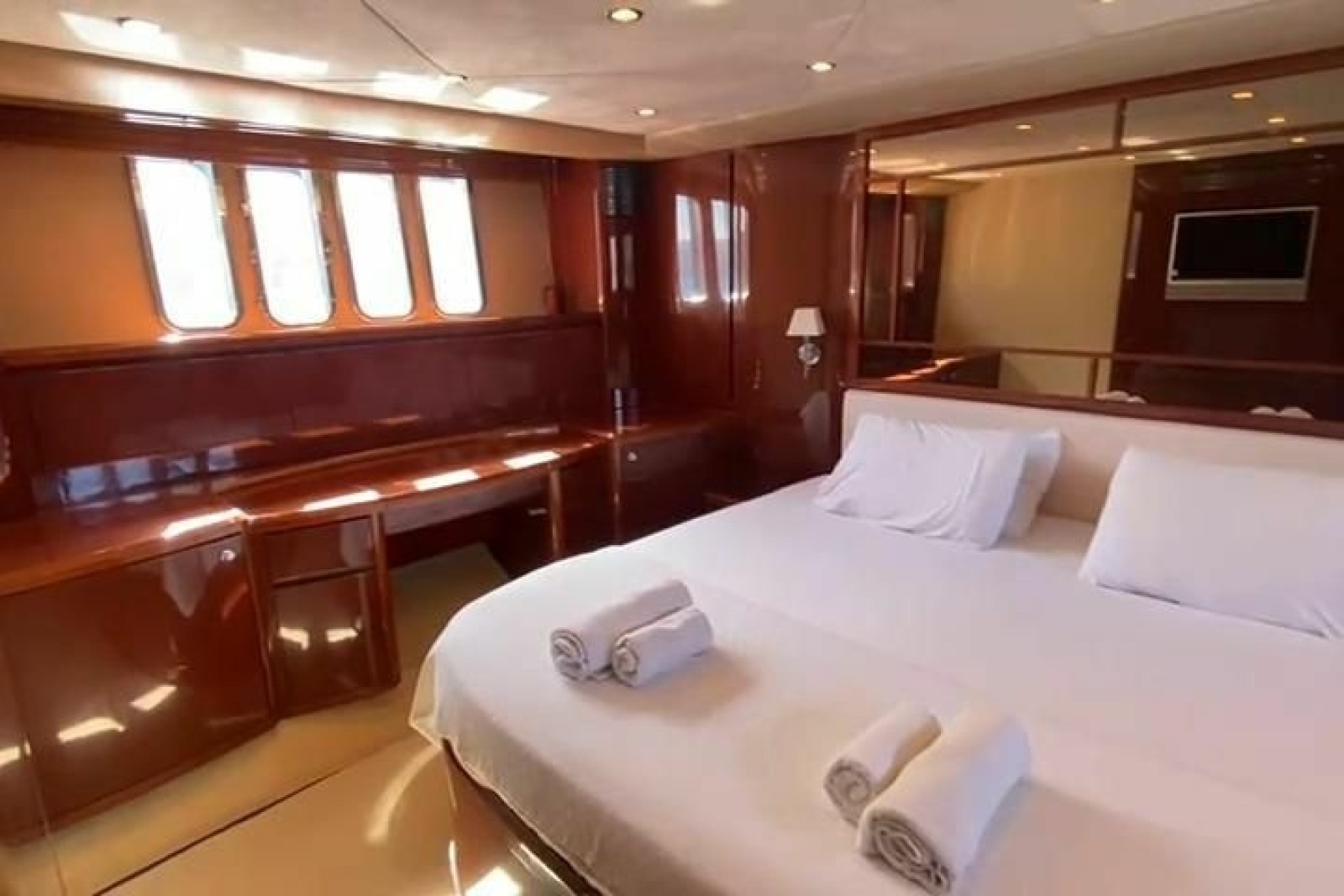 2007 Princess 21M