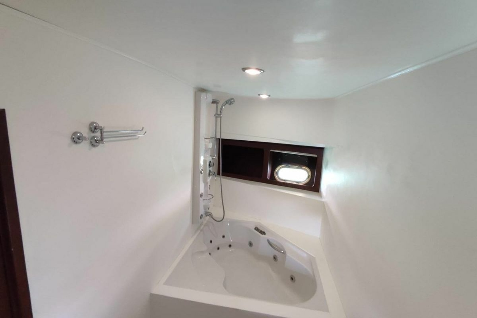 2007 Custom 85 Motor Yacht