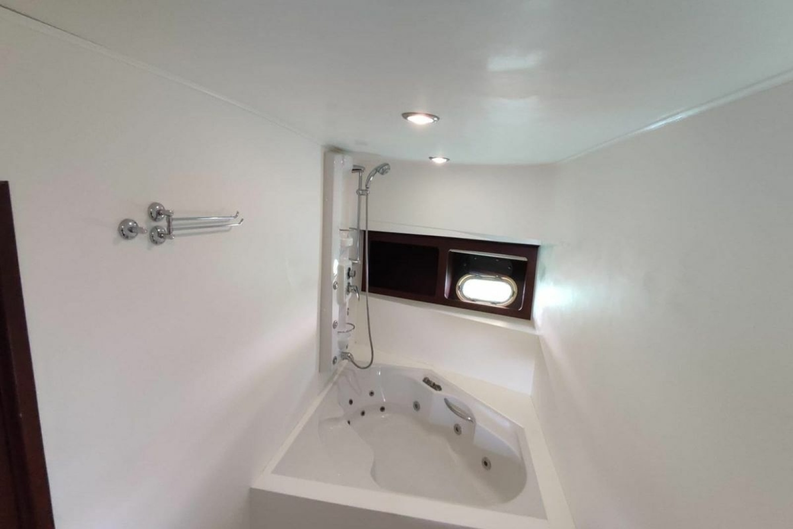 2007 Custom 85 Motor Yacht