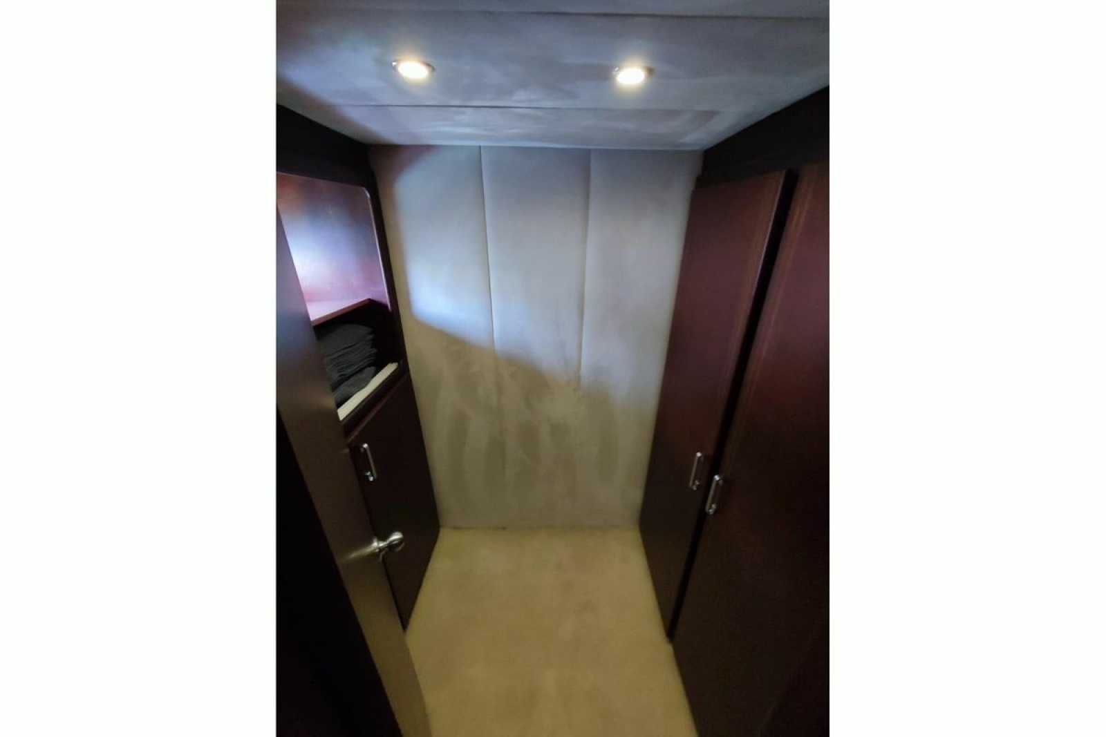 2007 Custom 85 Motor Yacht
