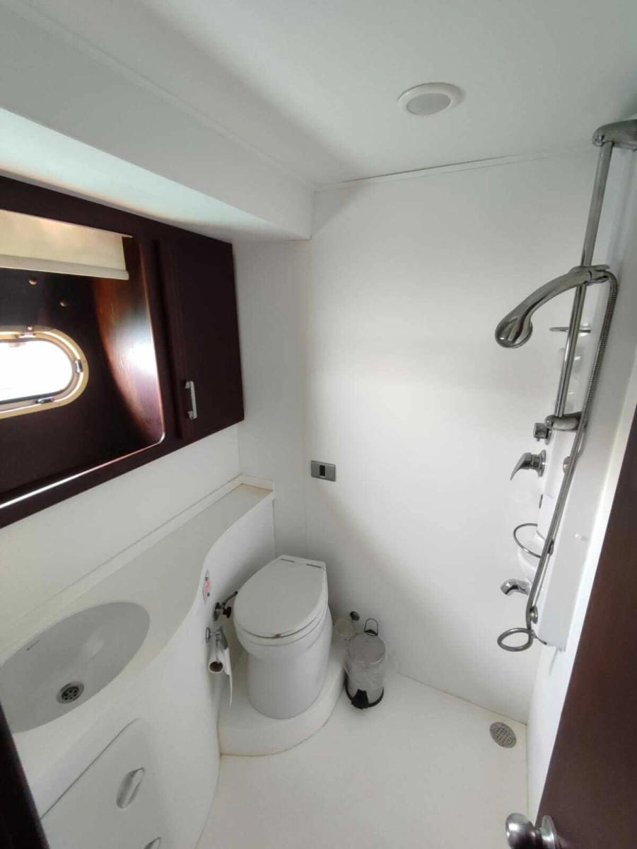 2007 Custom 85 Motor Yacht