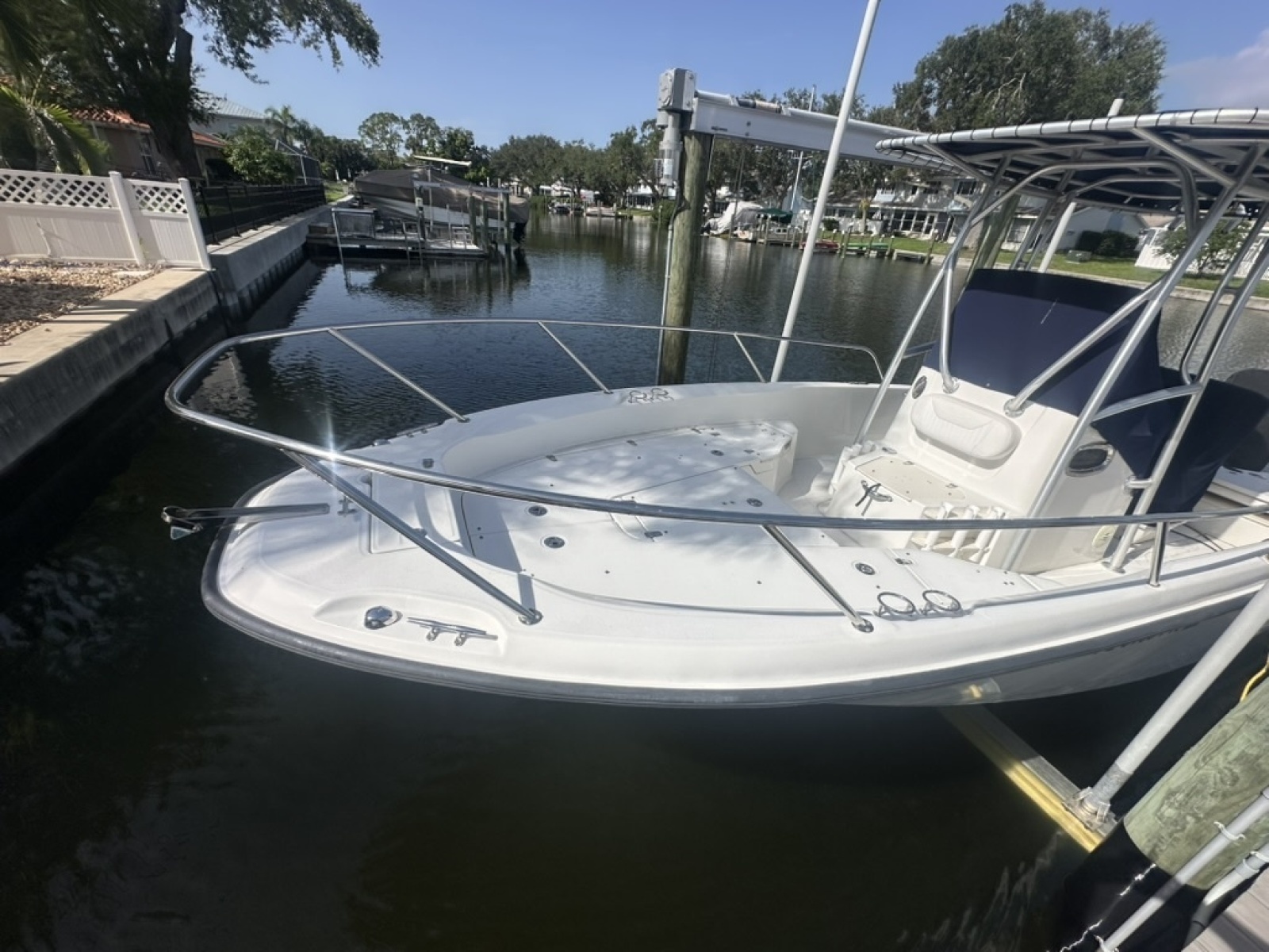 2012 Boston Whaler 230 Dauntless