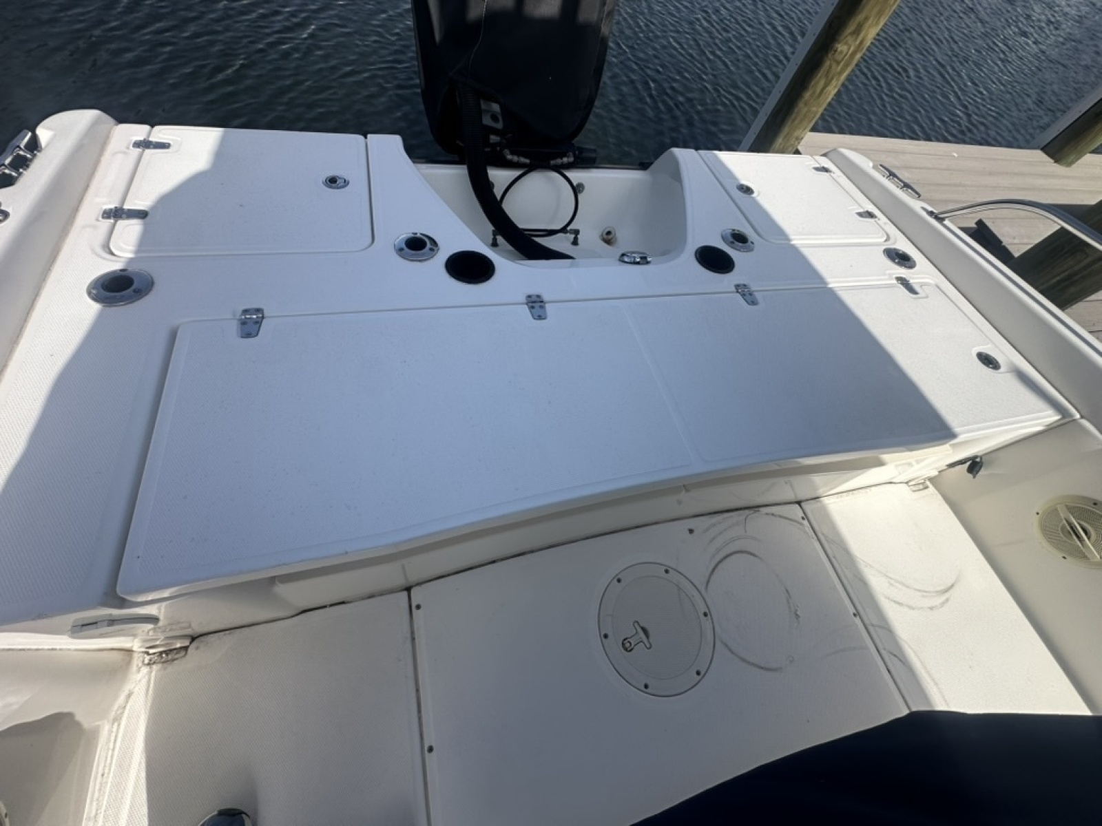 2012 Boston Whaler 230 Dauntless