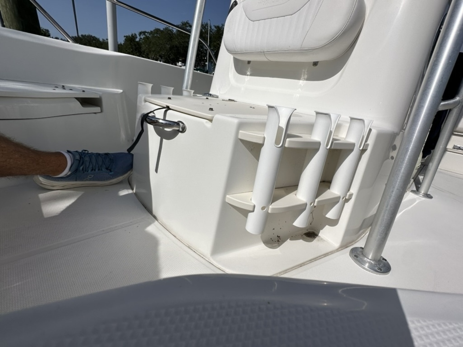 2012 Boston Whaler 230 Dauntless