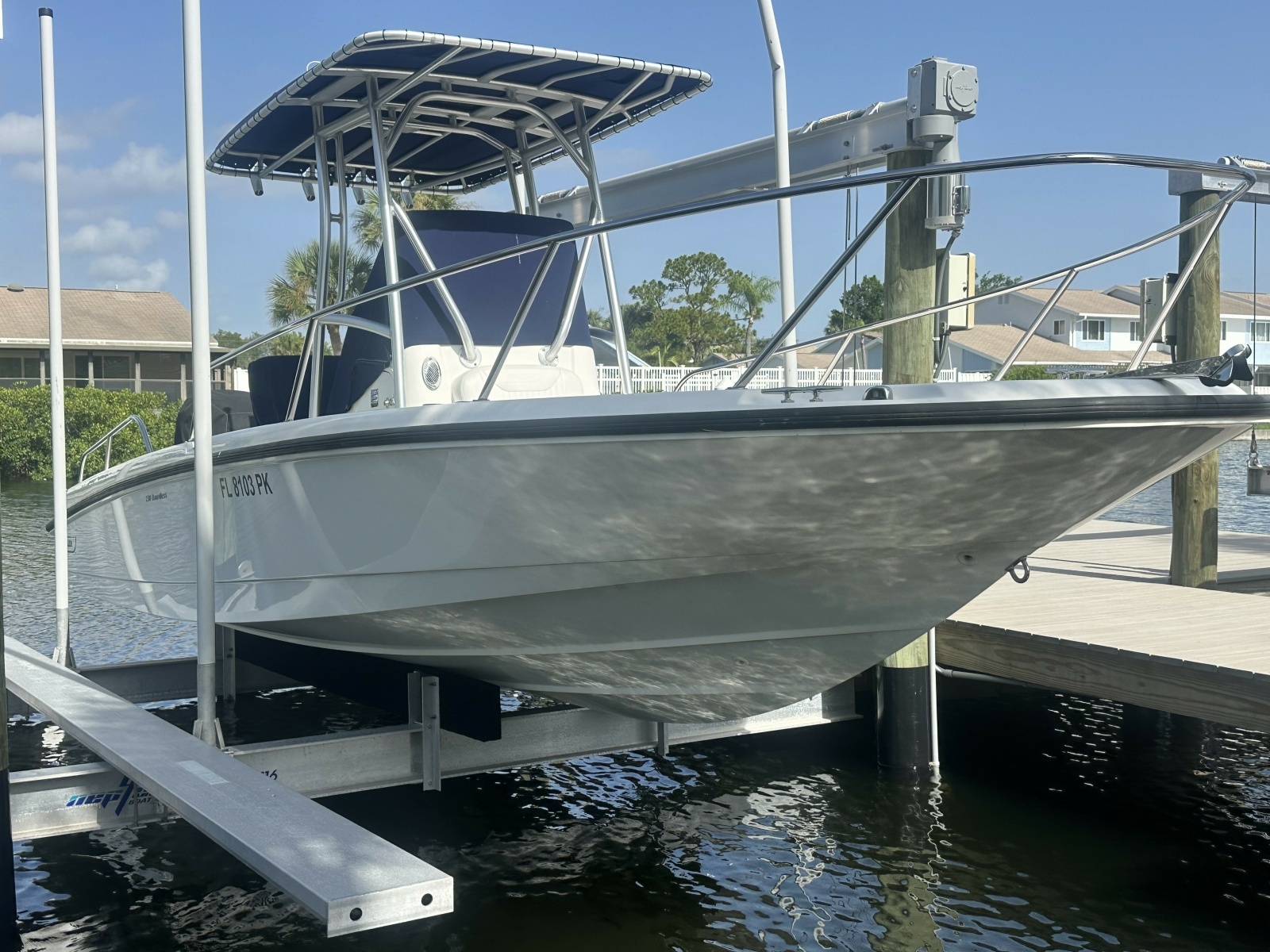 2012 Boston Whaler 230 Dauntless