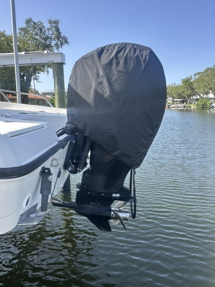 2012 Boston Whaler 230 Dauntless