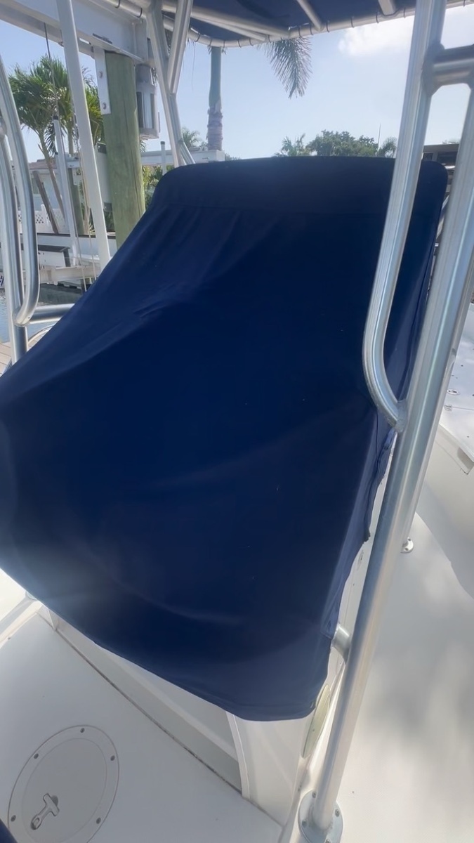 2012 Boston Whaler 230 Dauntless