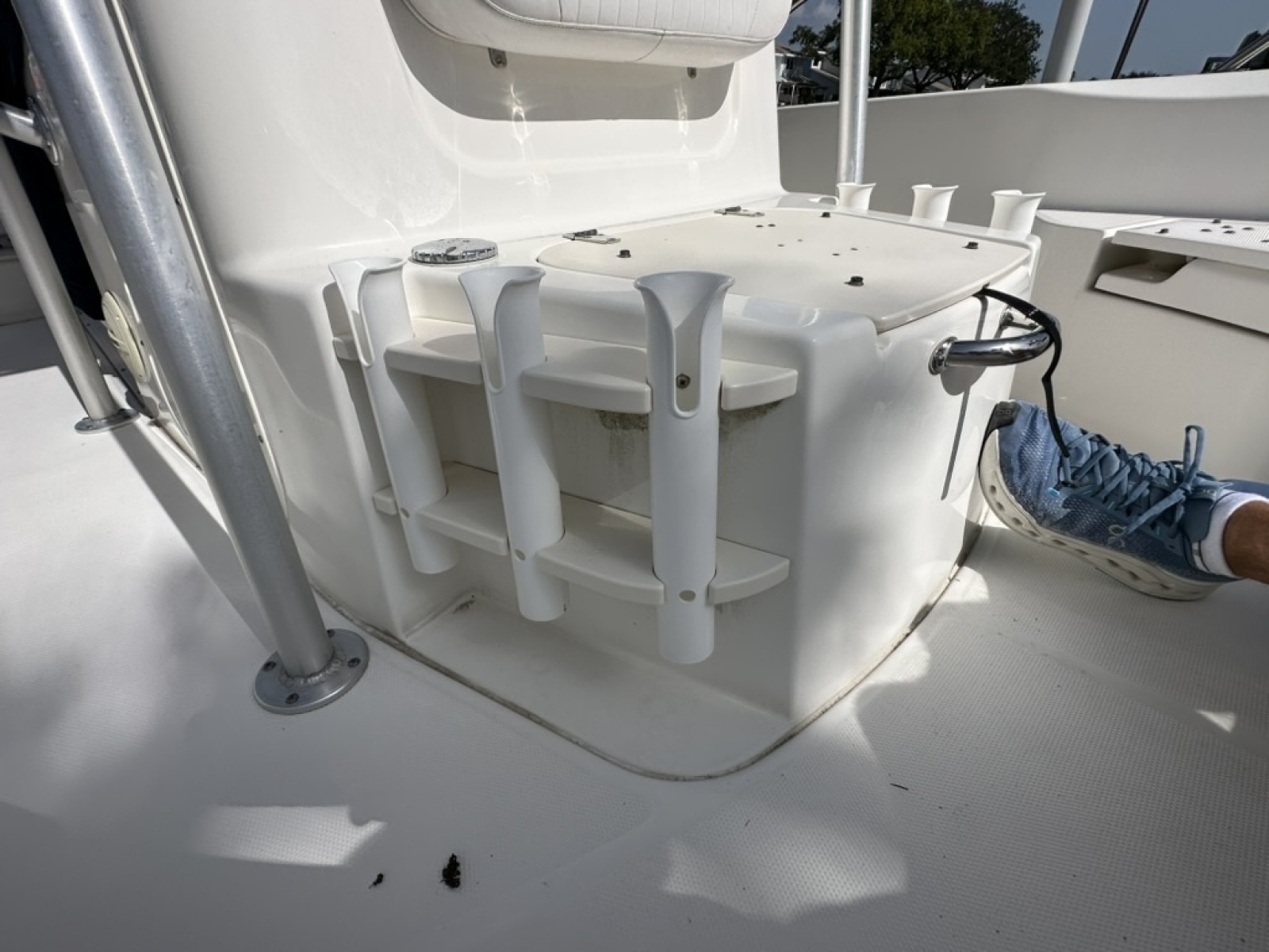 2012 Boston Whaler 230 Dauntless