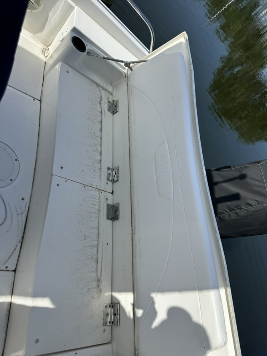 2012 Boston Whaler 230 Dauntless