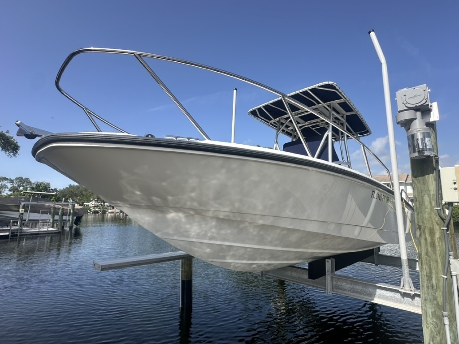 2012 Boston Whaler 230 Dauntless