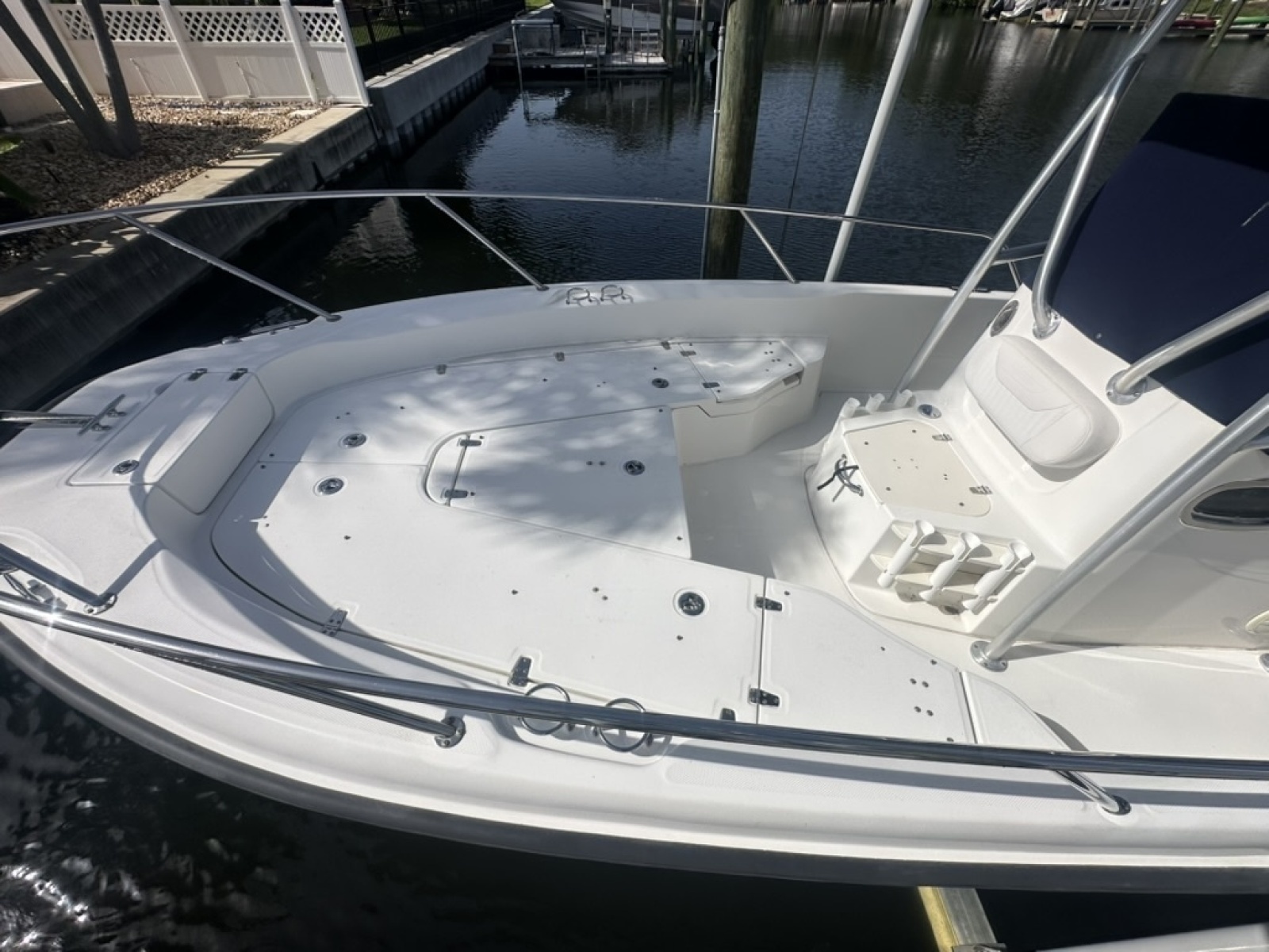 2012 Boston Whaler 230 Dauntless