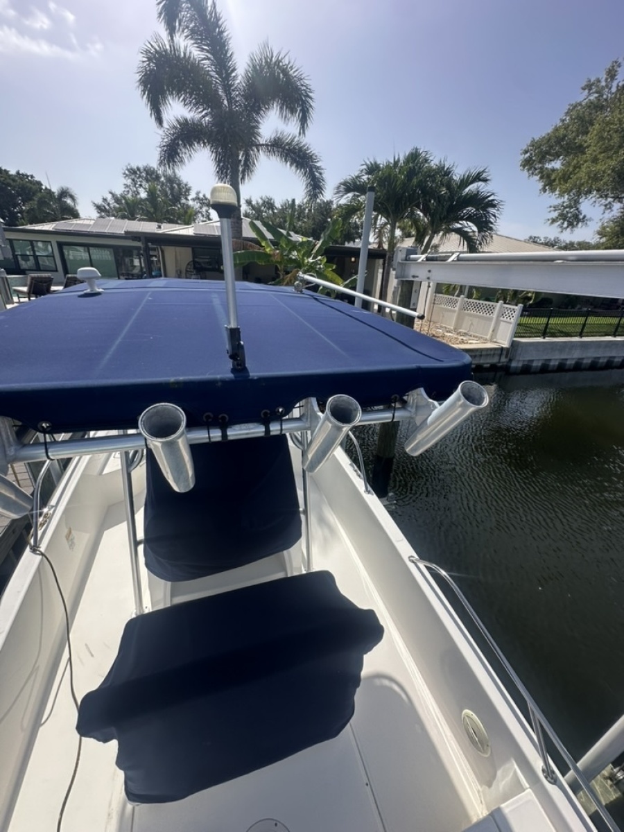 2012 Boston Whaler 230 Dauntless