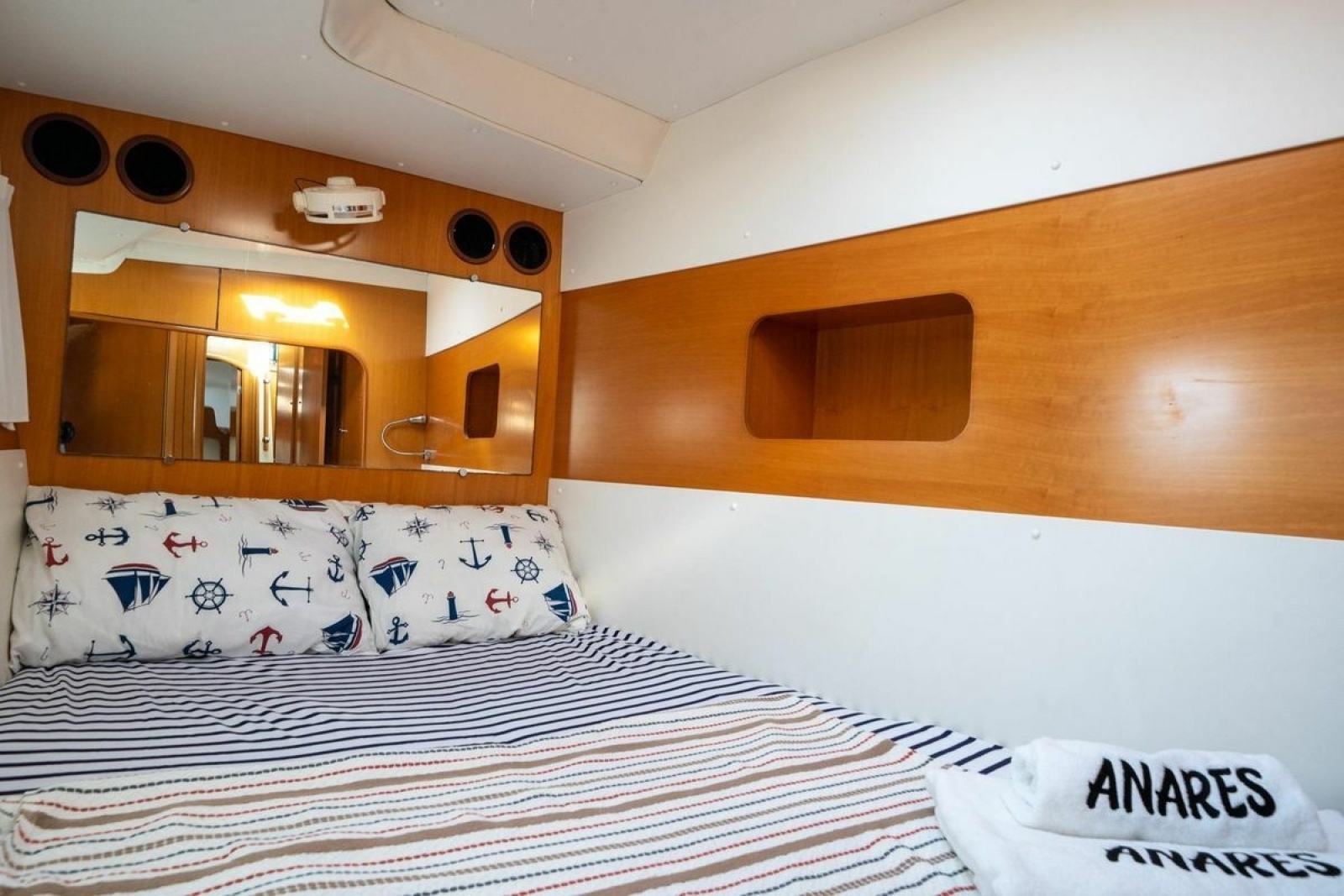 2005 Lagoon 440