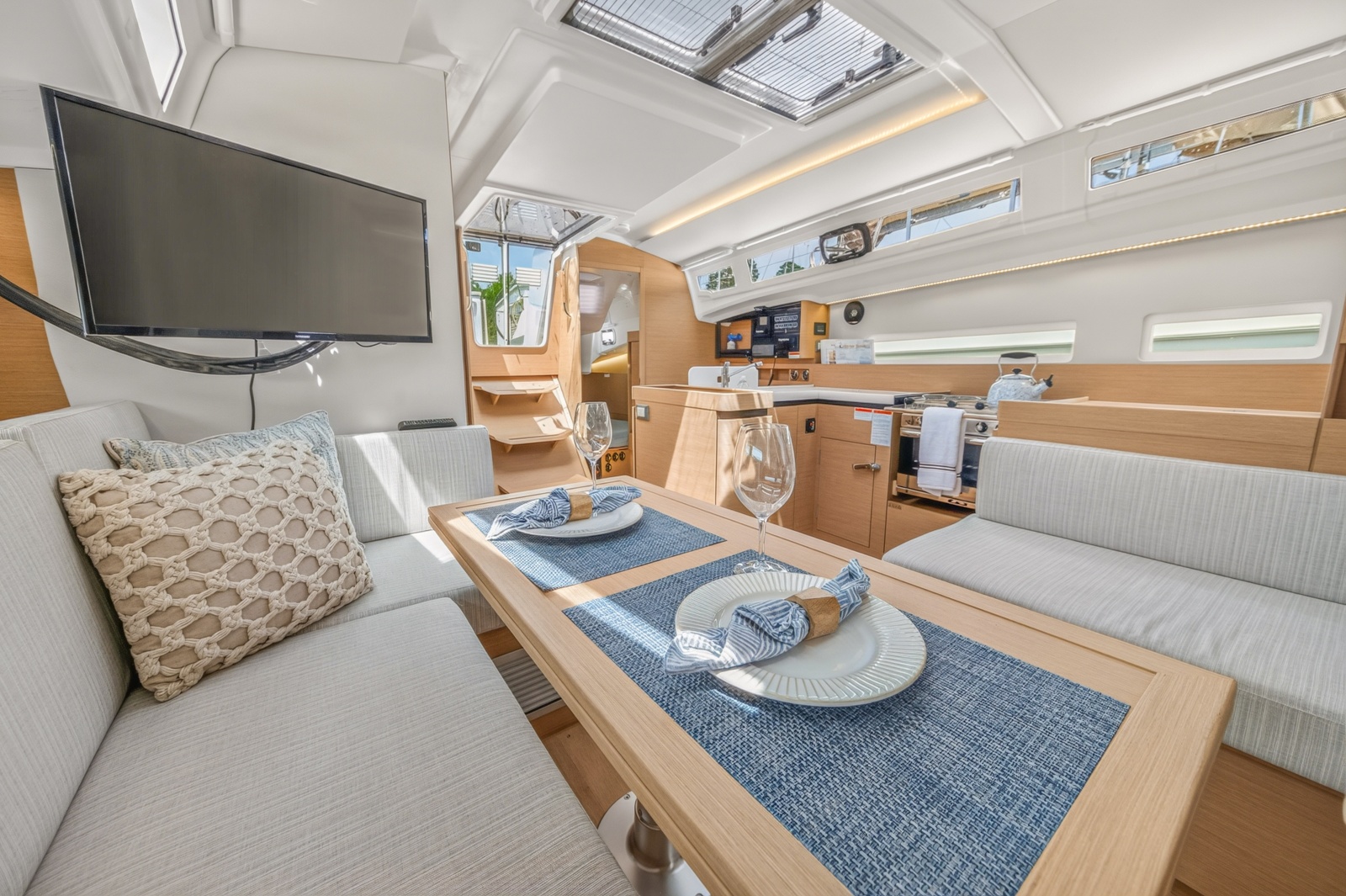 2021 Jeanneau SO 410