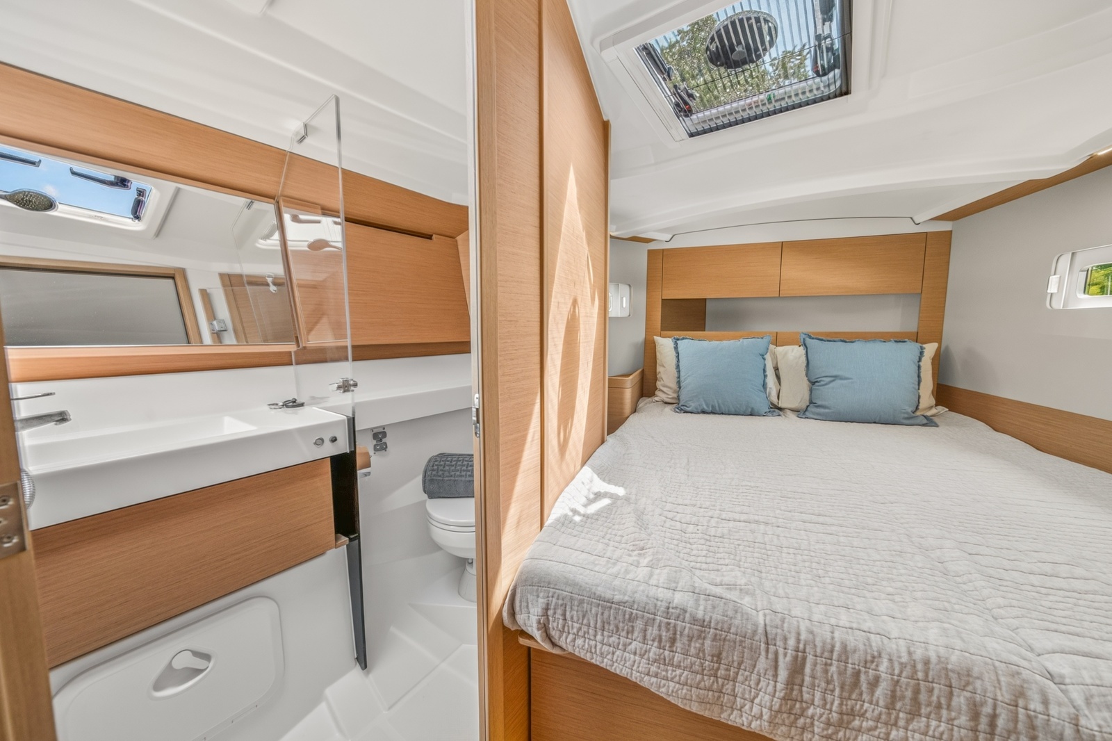 2021 Jeanneau SO 410