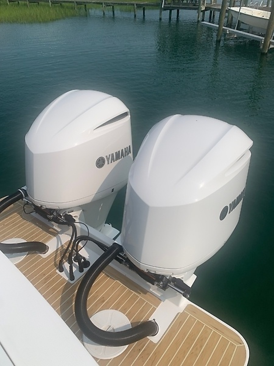 2020 Regulator 31 FS