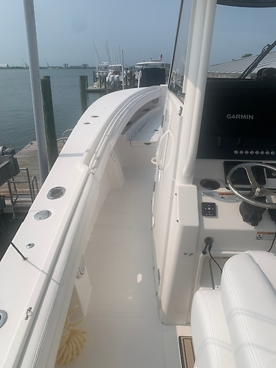 2020 Regulator 31 FS