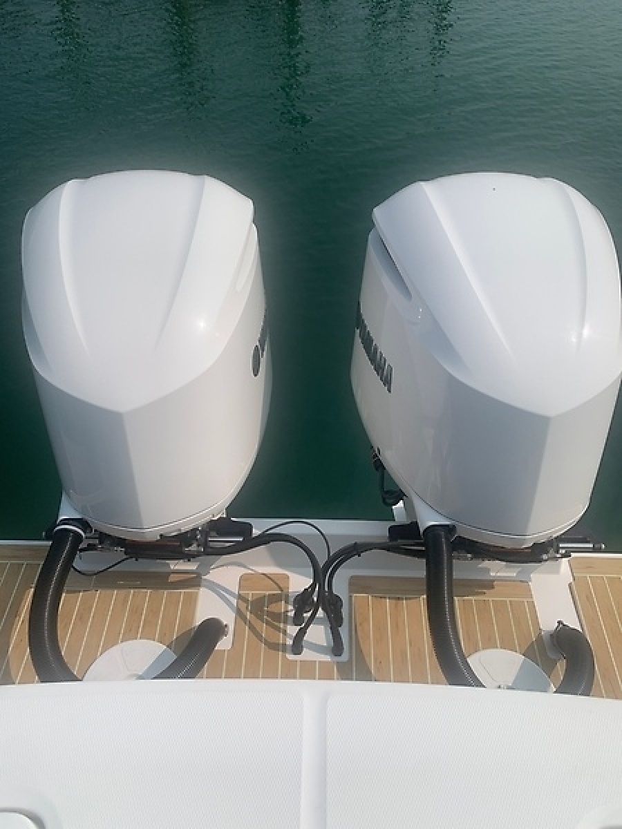 2020 Regulator 31 FS