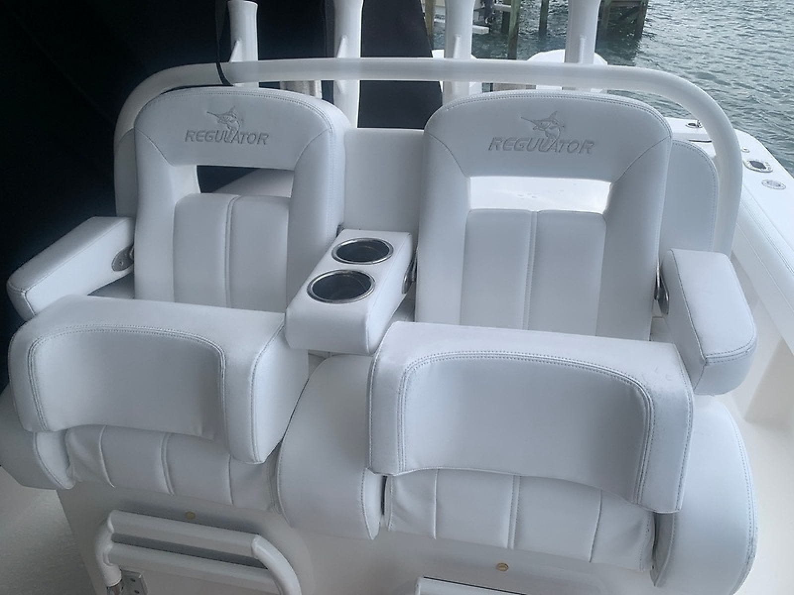 2020 Regulator 31 FS