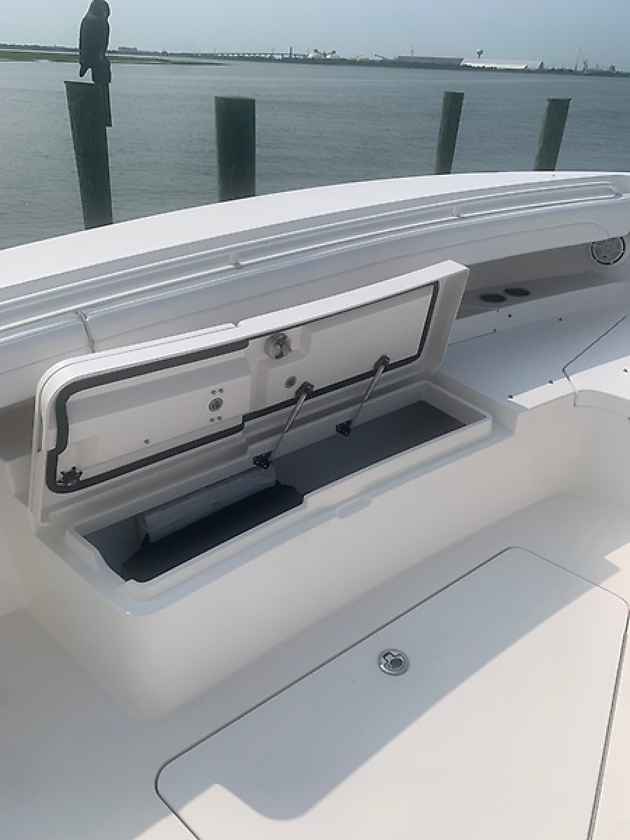 2020 Regulator 31 FS