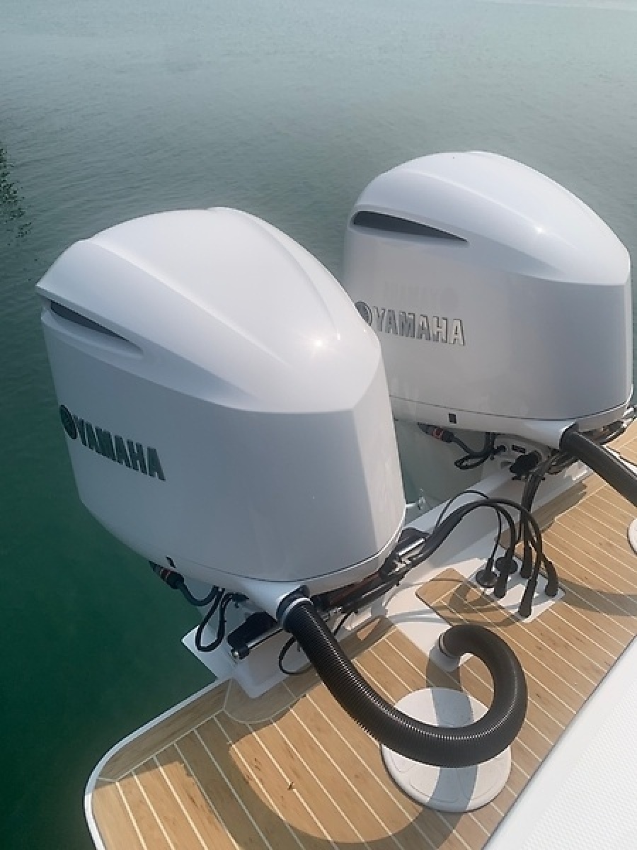 2020 Regulator 31 FS