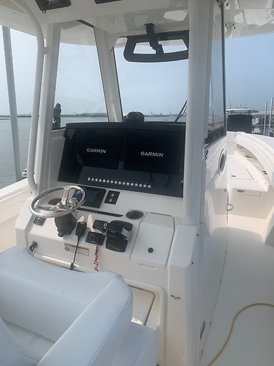 2020 Regulator 31 FS