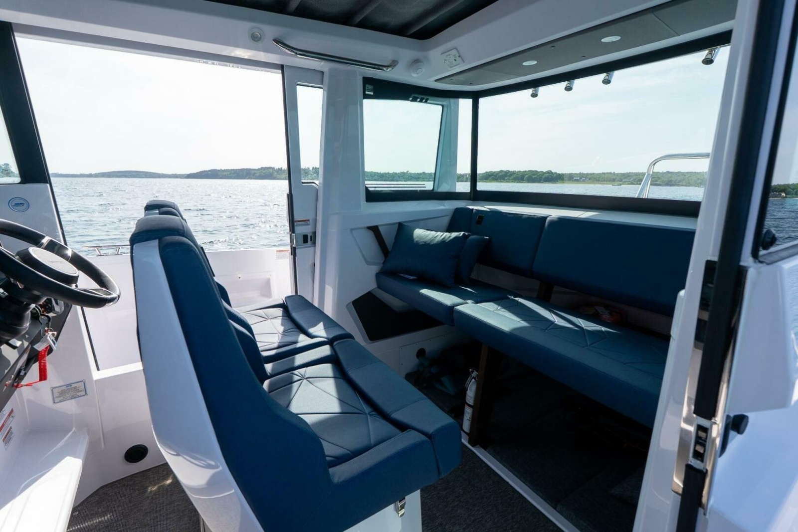 29' 2026 Axopar Cross Cabin