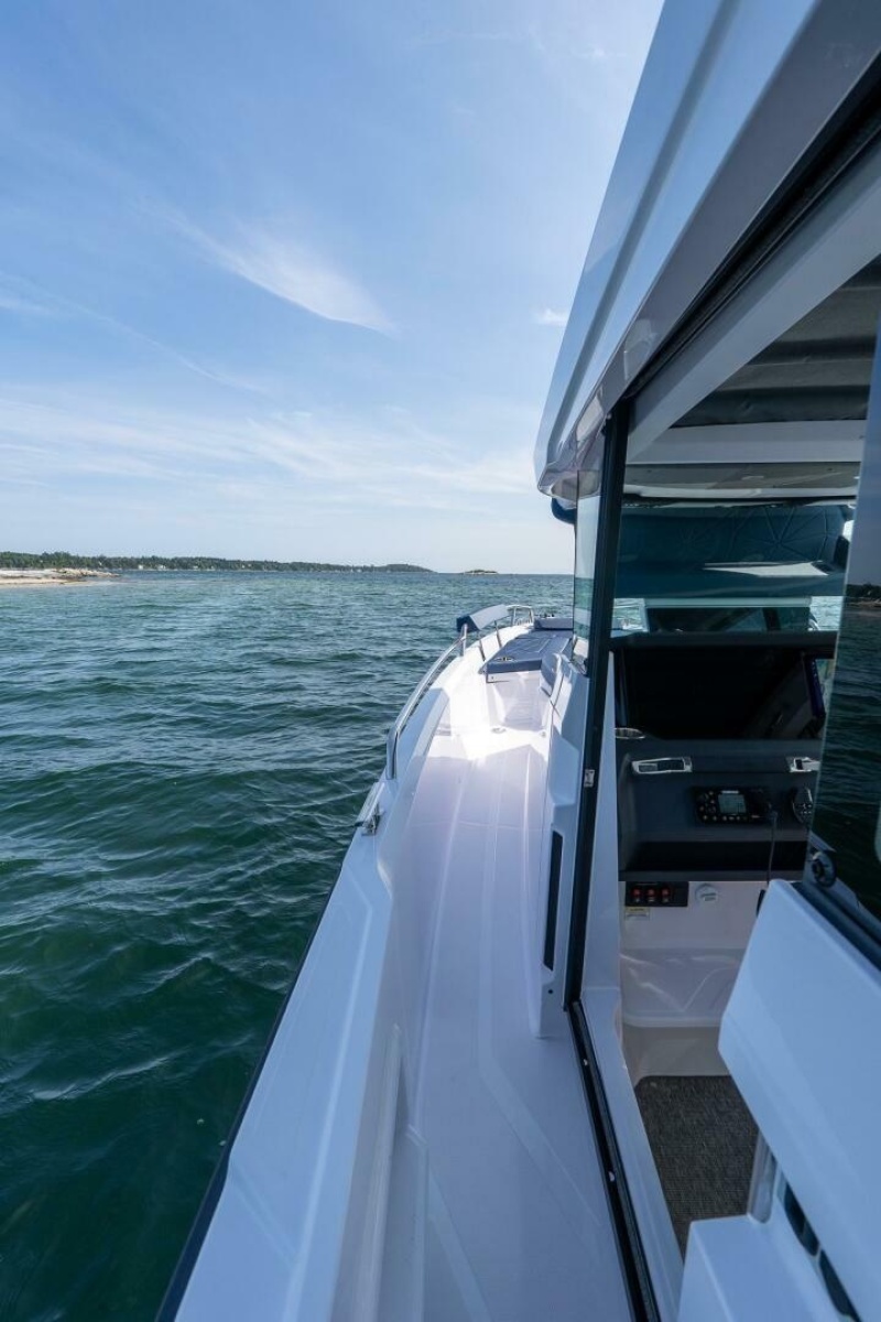 29' 2026 Axopar Cross Cabin