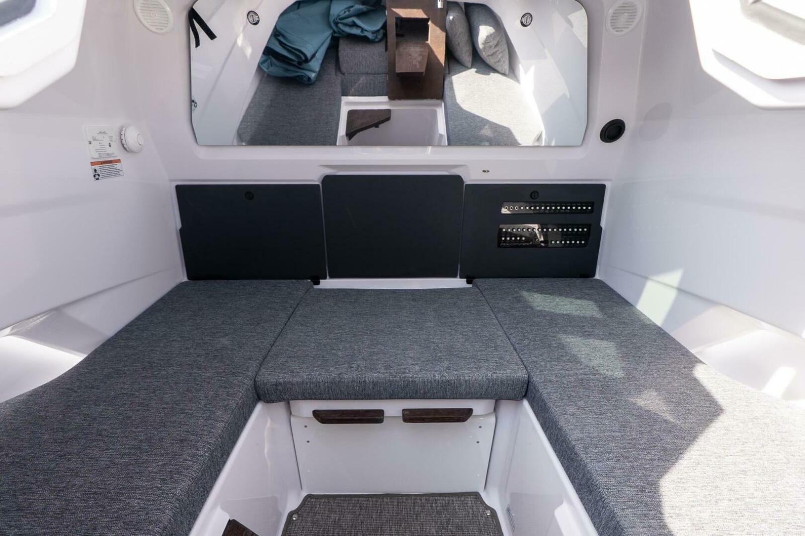 29' 2026 Axopar Cross Cabin