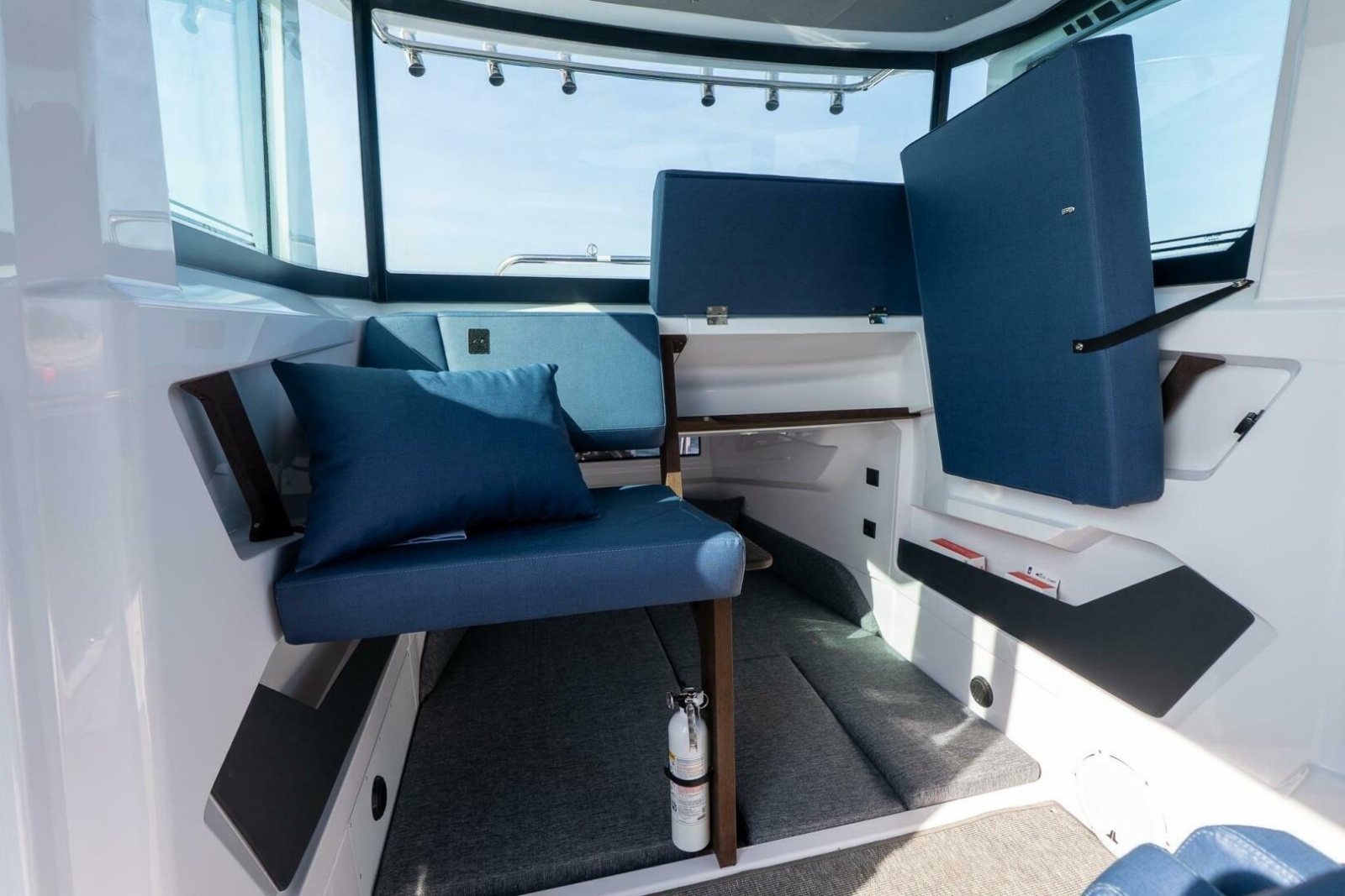 29' 2026 Axopar Cross Cabin