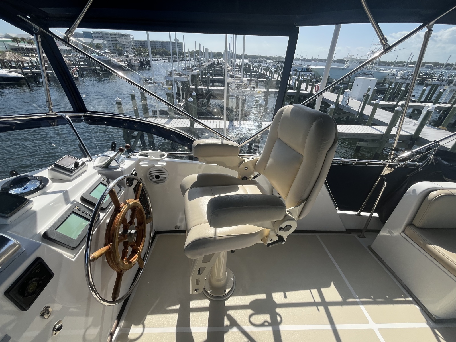 Captain Seat