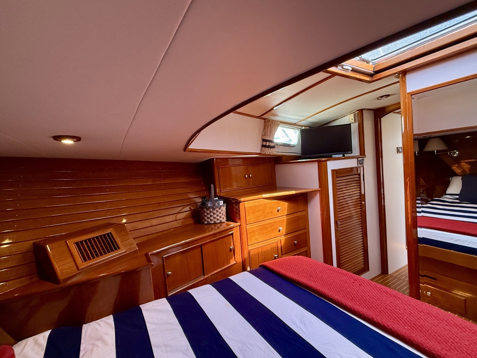 2001 Grand Banks Eastbay HX
