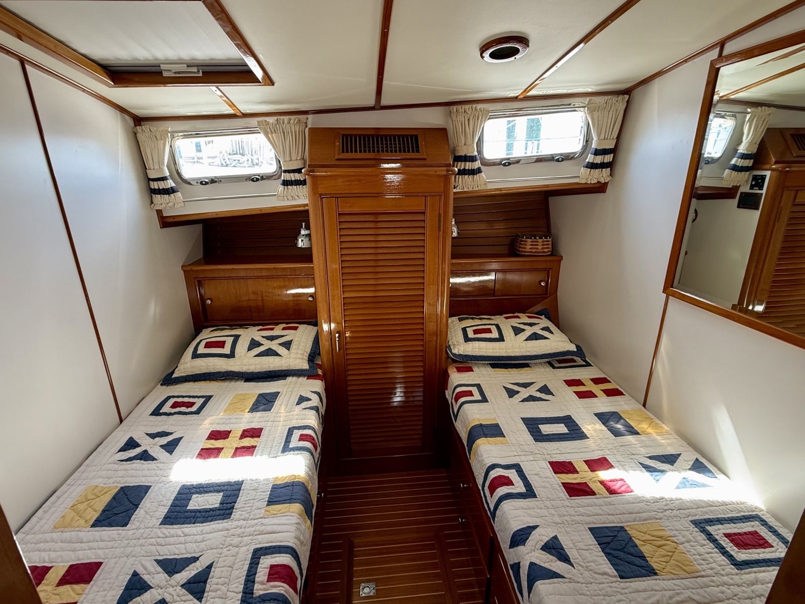 2001 Grand Banks Eastbay HX