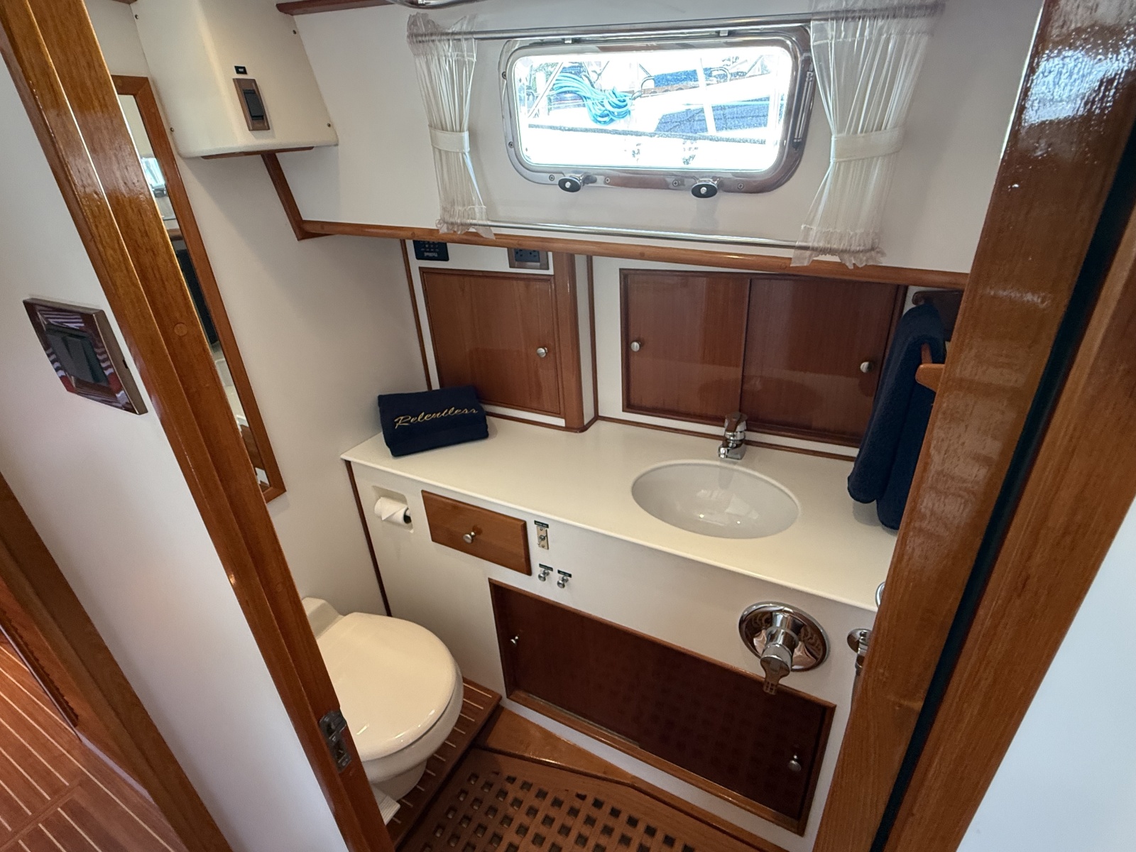 2001 Grand Banks Eastbay HX