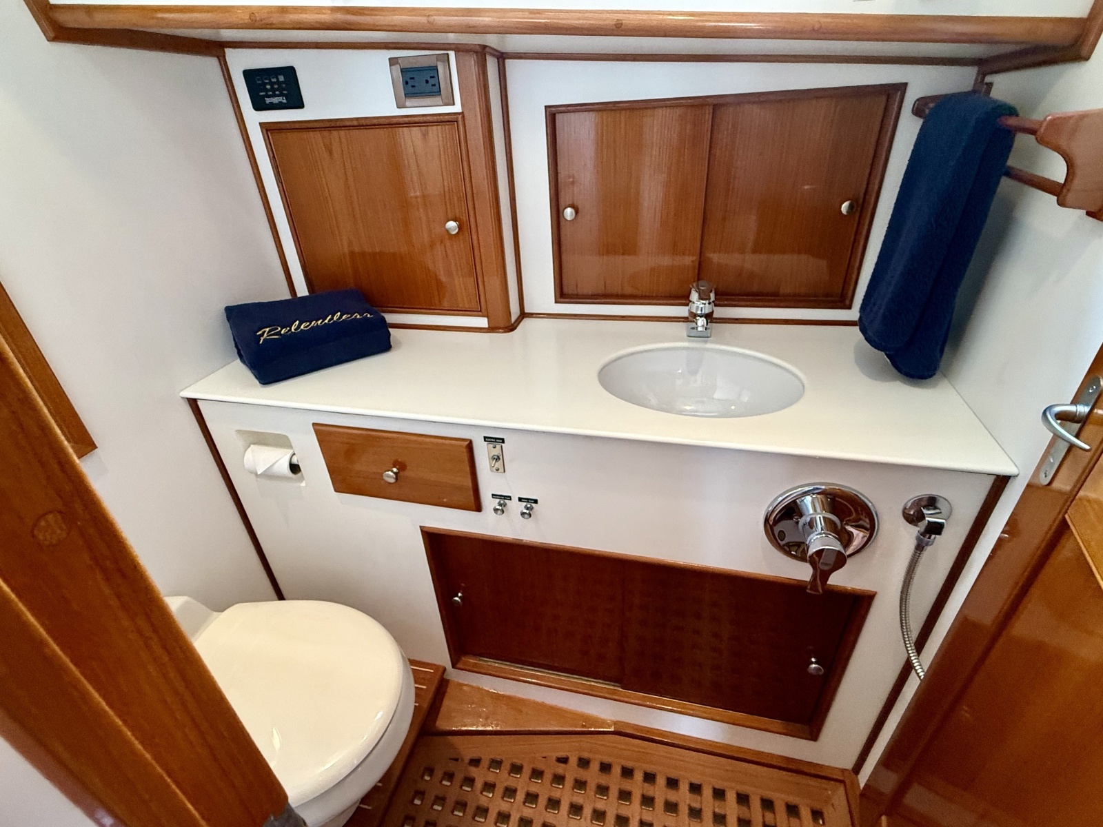 2001 Grand Banks Eastbay HX